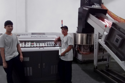 Instalación de equipo de reciclaje de películas multicapa en Malasia